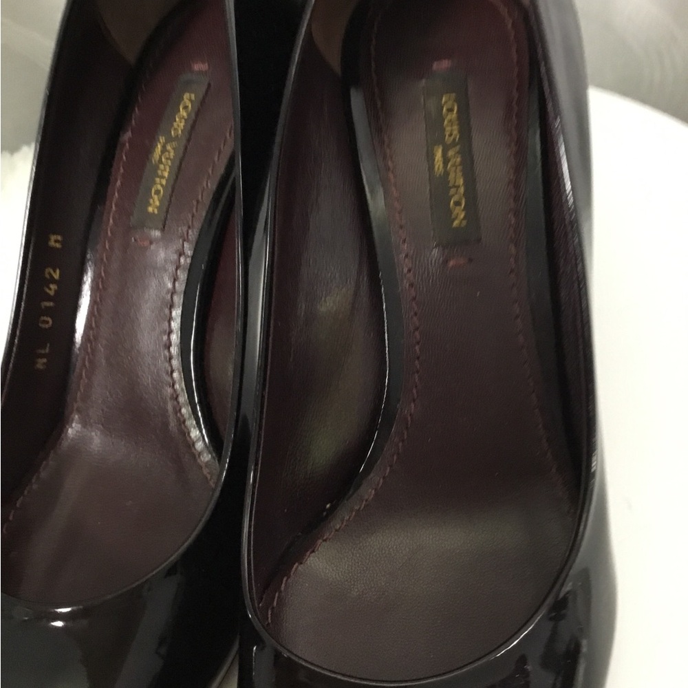 Louis Vuitton Black Patent Pointed Toe Pumps - Picture 9 of 11